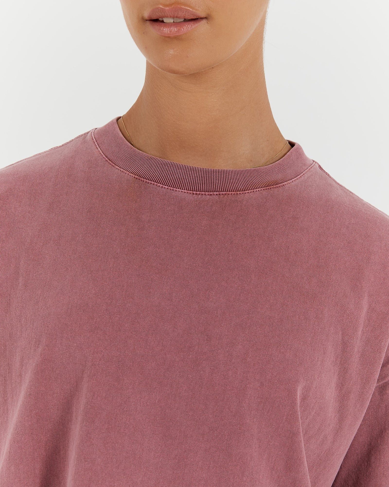 ESSENTIALS TEE - FADED BERRY - Image 5