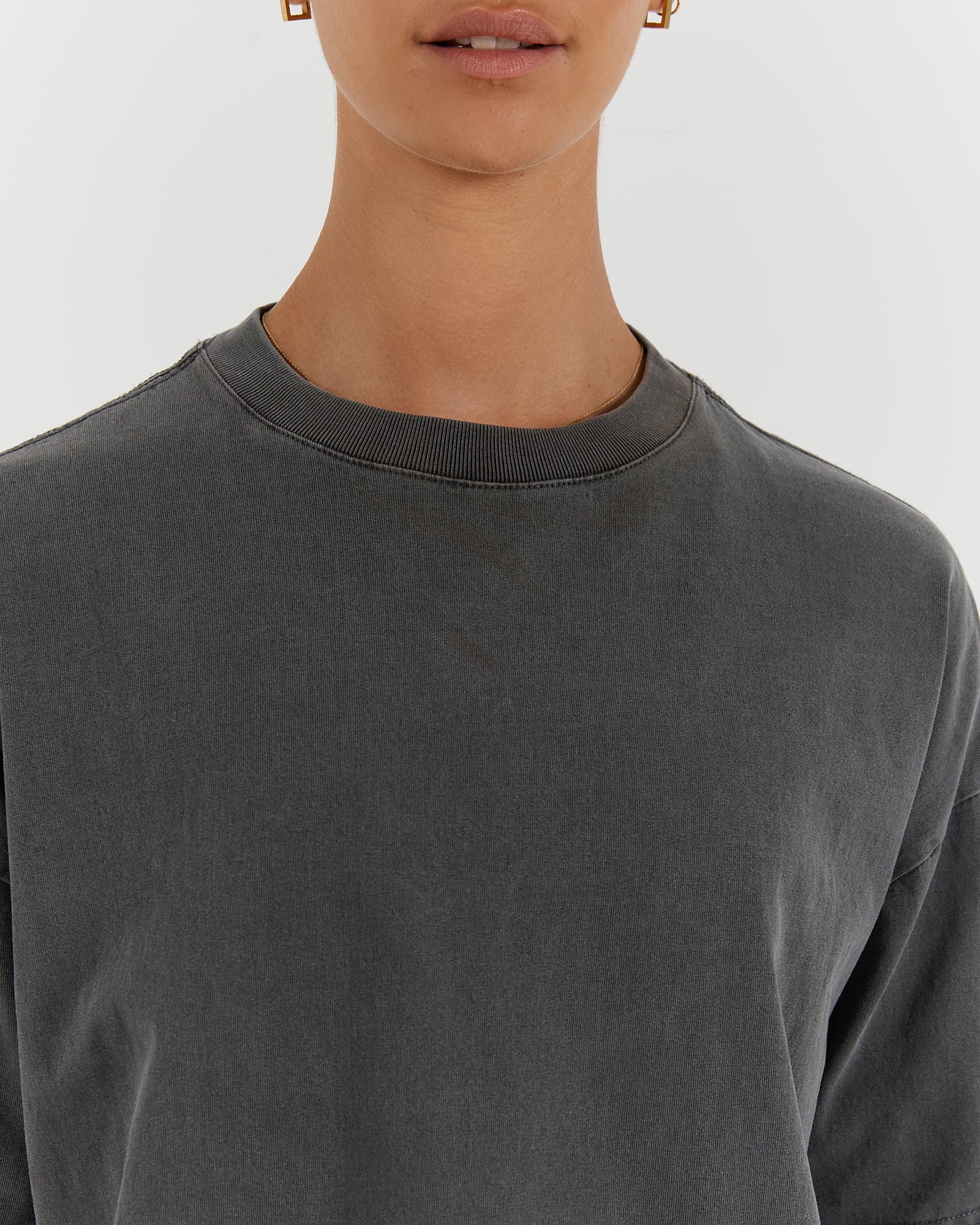 ESSENTIALS TEE - FADED ONYX - Image 9