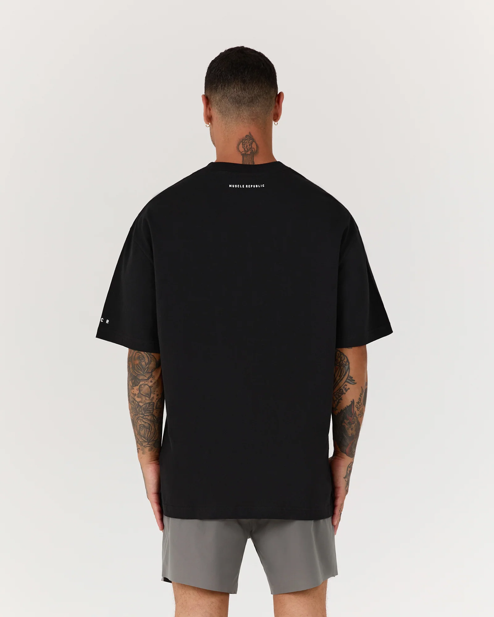 SOLID TIMELESS TEE - BLACK - Image 3