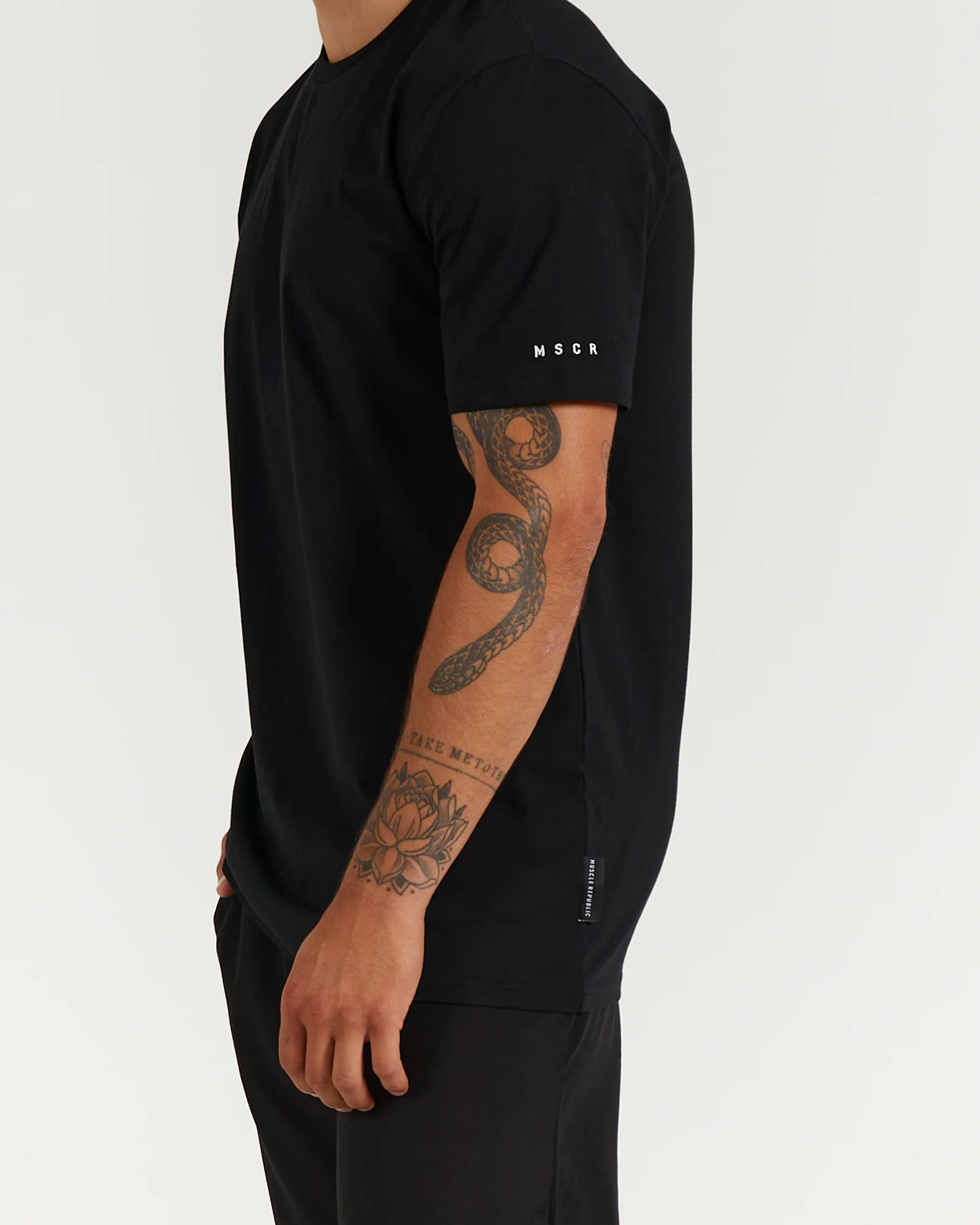 SYDNEY PITCH TEE - BLACK - Image 5